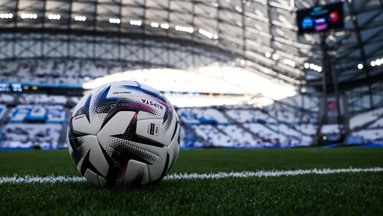 Четырнадцать клубов Лиги 1 проведут сегодня товарищеские матчи