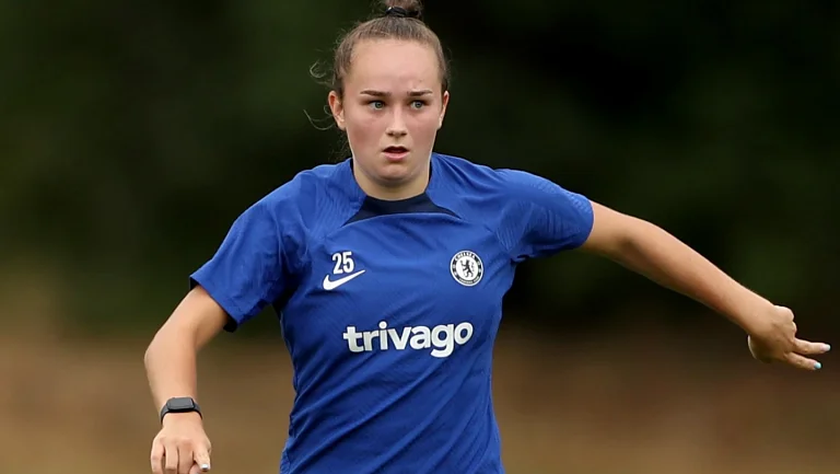 Форвард «Челси» Люси Уотсон перешла в клуб «Дарэм»