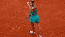 Соболенко прошла в финал «Ролан Гаррос» после победы над Швёнтек