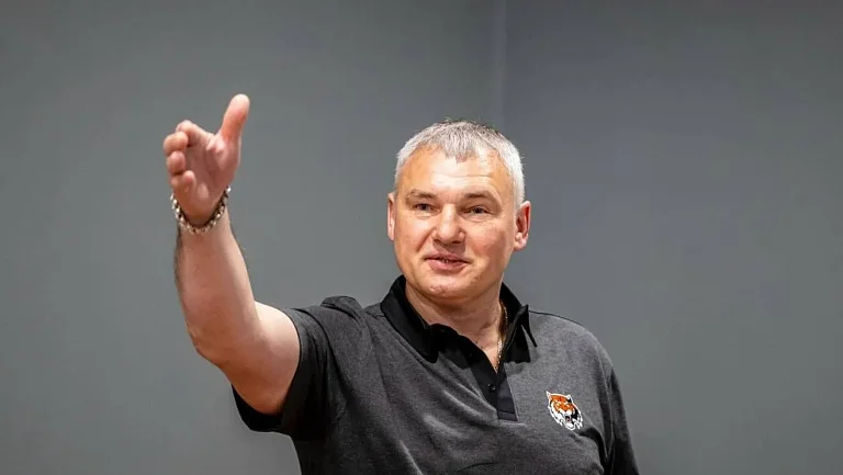 «Амур» останется без главного тренера в матче с «Адмиралом»