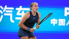 Андреева и Шнайдер уступили Штоллар и Зигемунд на турнире в Ухане