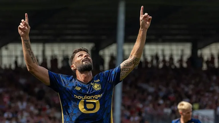 Оливье Жиру назвал Дембеле фаворитом на «Золотой мяч»