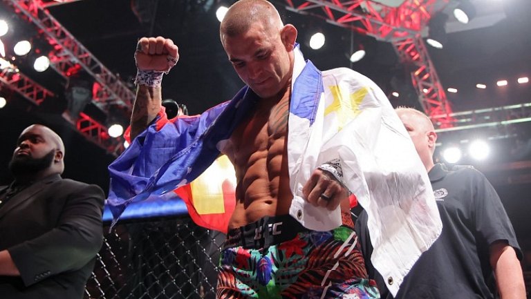 Чарльз Оливейра поблагодарил Дастина Порье после ухода бойца