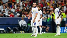 Ошибка с бутсами не помешала Шерки стать героем матча Франция — Испания