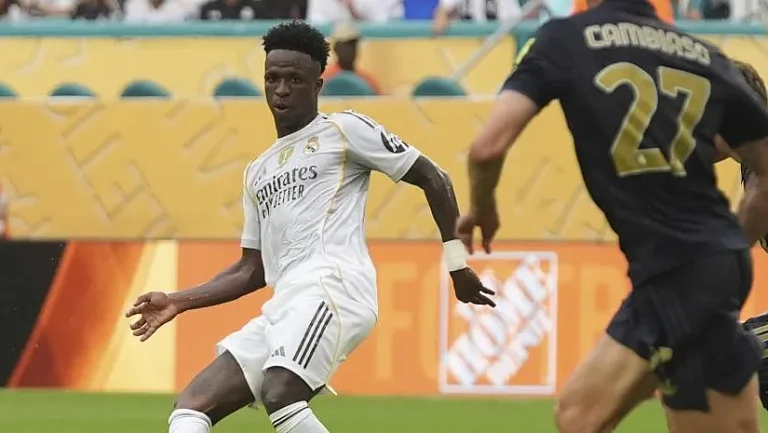 Перес ищет замену Винисиусу из-за финансовых требований игрока