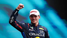 Экс-глава «Хааса» допустил, что Ферстаппен перейдёт в «Мерседес»