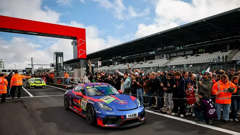 Макс Ферстаппен дебютировал в NLS и назвал Нордшляйфе уникальной трассой