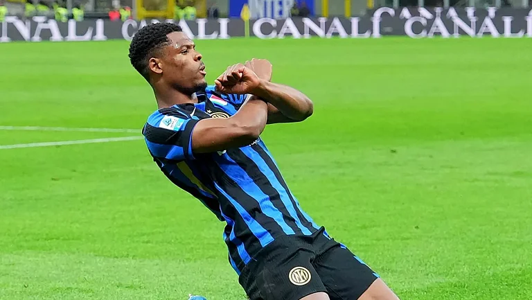 Дензел Дюмфрис готов рассмотреть вариант с переездом в АПЛ
