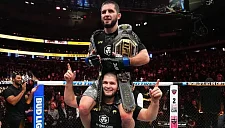 Дана Уайт: «Хабиб выхватил пояса, чтобы вручить их Исламу»