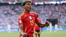 Испания планирует использовать Ямаля, несмотря на его травму