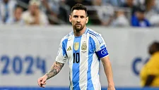 Вандалы разбили статую Лионеля Месси в Аргентине во второй раз