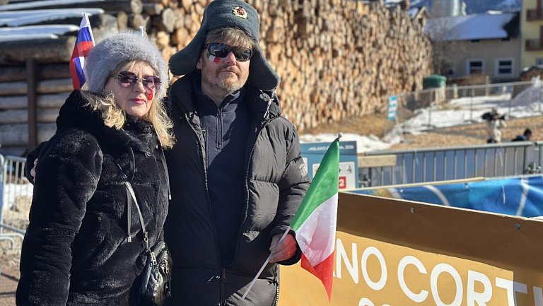 Болельщики пришли на гонку Коростелёва с флагом РФ, несмотря на угрозы МОК