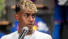 Ямаль высказался о скандале с карликами