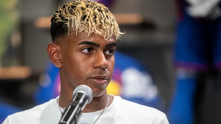 Ямаль высказался о скандале с карликами