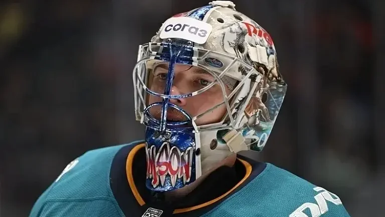 Вратаря «Сочи» Самсонова заметили в аэропорту в состоянии опьянения