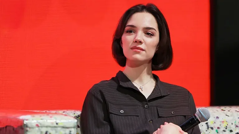 Медведева рассказала о жестоком обращении родителей с юными фигуристками