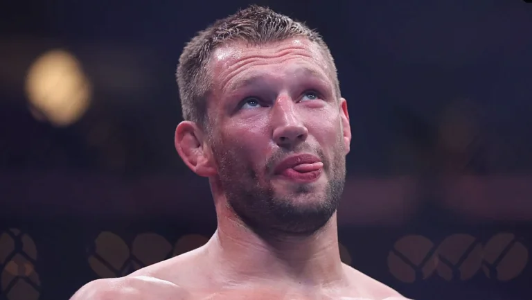 Бернс высказался о самом сложном сопернике для Чимаева