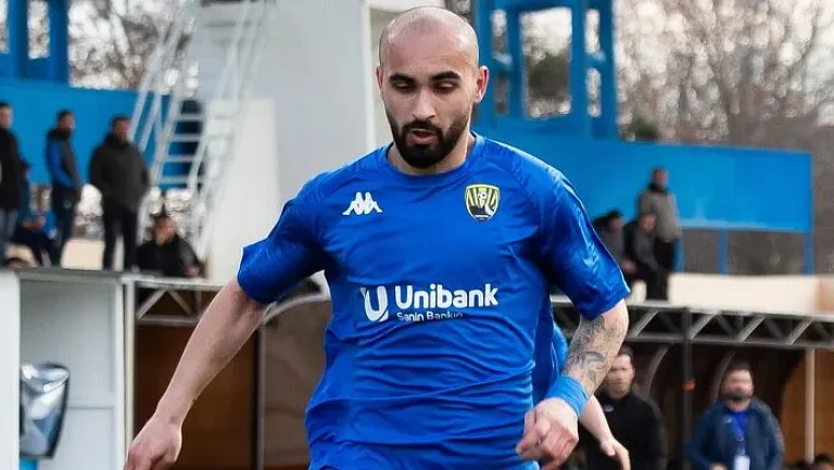 Футболиста азербайджанского клуба получил ножевое ранение после уличного конфликта