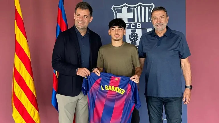 Ибрагим Бабаев подписал контракт с «Барселоной»