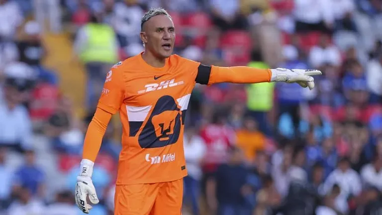 Навас помогает «Пумас» одержать первую победу в сезоне