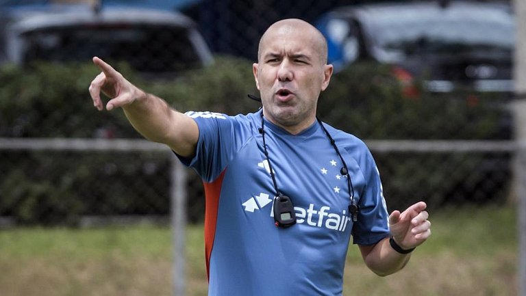 Главный тренер «Крузейро» говорит о длинных расстояниях и усталости