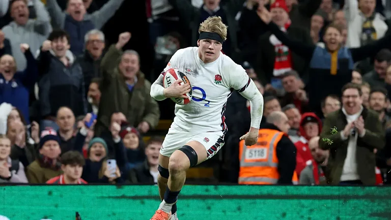 Англия объявила состав игроков с улучшенными контрактами на сезон 2025/26