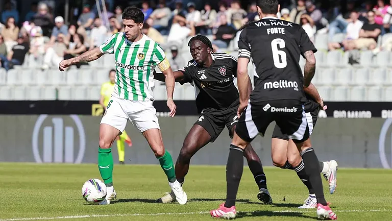 «Риу Аве» расторг контракт с Жоау Новаишем