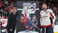 Свитер Овечкина с историческим рекордом выставлен в Зал хоккейной славы