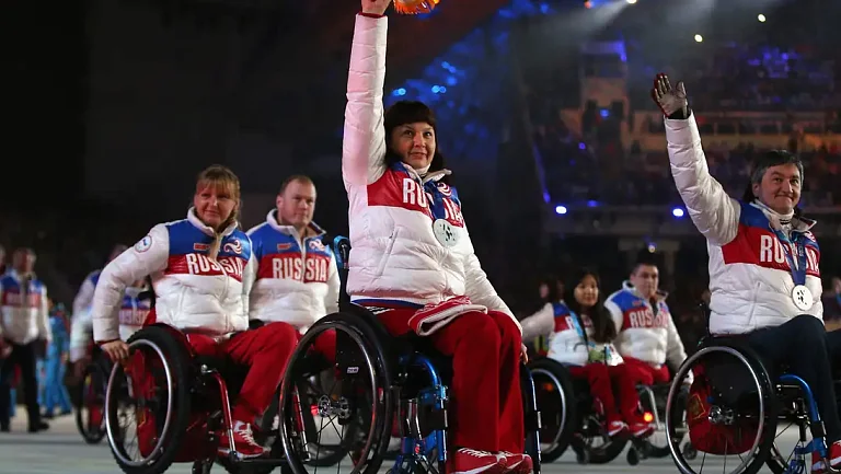 Российские паралимпийцы снова смогут выступать с флагом и гимном