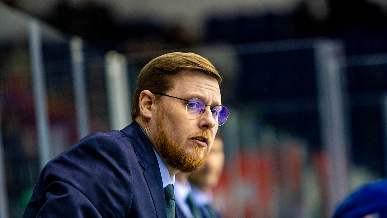 Главного тренера «Атланта» Обуховского обвиняют во взятке 