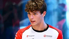 Бермэн оказался в шаге от дисквалификации после столкновения с Сайнсом