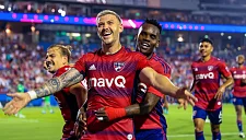 «Даллас» набирает ход, «Лос-Анджелес» ищет свою лучшую игру: кто возьмет верх?