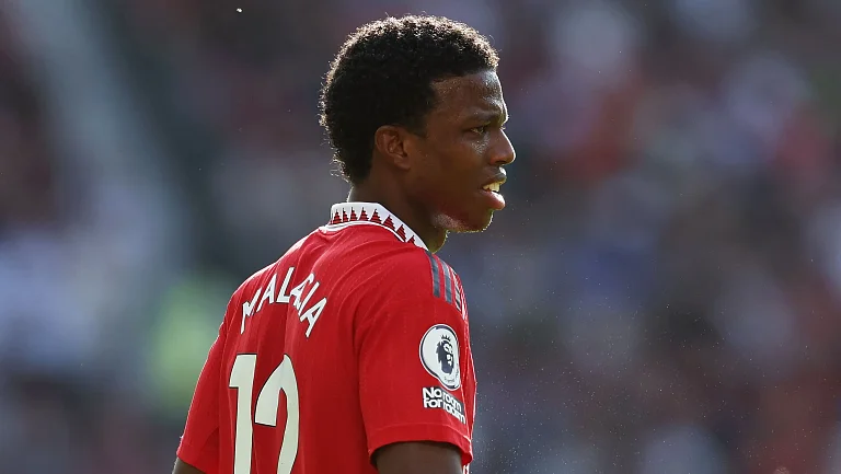 Маласиа может вернуться в состав «Манчестер Юнайтед» на новой позиции