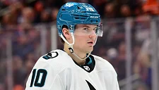 «Авангард» обсуждает варианты обмена Костина — игрок планирует остаться в КХЛ