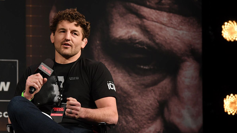 Аскрен эмоционально поблагодарил жену за поддержку во время его болезни