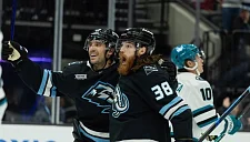 «Юта» победила «Бостон» в напряжённом матче регулярки НХЛ