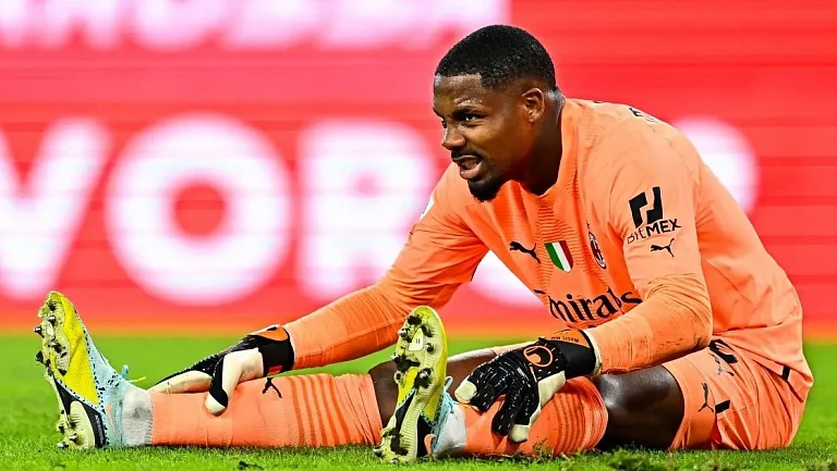 Майк Меньян получил мышечное повреждение в матче «Милана» с «Болоньей»

