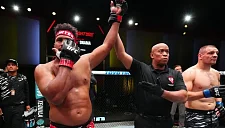 Валдо Кортес‑Акоста нокаутировал Анте Делию через 30 секунд после тычка в глаз