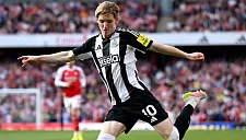 Энтони Гордон извинился за красную карточку в матче с «Ливерпулем»