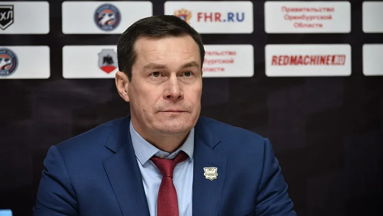 Гизатуллин объяснил поражение «Адмирала» от «Сибири»: Реализация хромает
