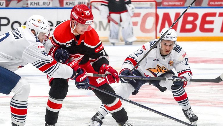 «Металлург» обыграл «Спартак» в гостевом матче КХЛ 