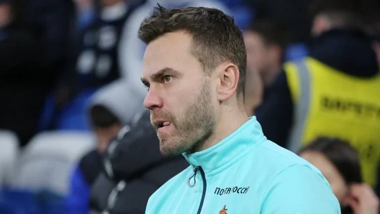 Акинфеев получил повреждение и покинул поле после гола «Спартака»