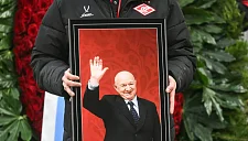 Московский ФК «Спартак» в полном составе почтил память Никиты Симоняна