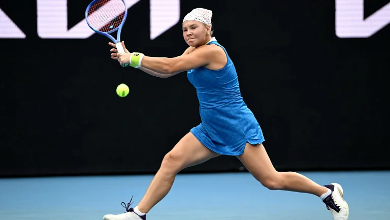 Диана Шнайдер пробилась в третий круг Australian Open 2026, обыграв Гибсон