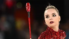 Дина Аверина впервые встала на коньки и рассказала о новых вызовах