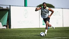 Высокая зарплата мешает «Спортингу» расстаться с Джерри Сен-Жюстом