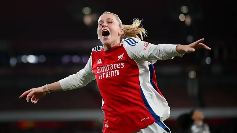 Руссо придумала необычное празднование гола специально для юных поклонниц
