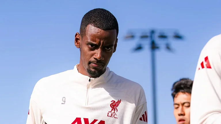 Слот назвал сроки дебюта Исака в «Ливерпуле»