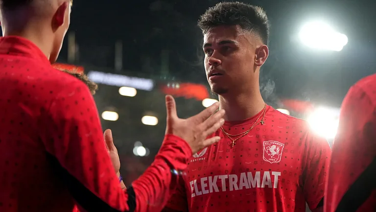 Мес Хильгерс остаётся в «Твенте»