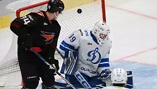 «Авангард» и «Динамо» проведут важный матч КХЛ 15 сентября